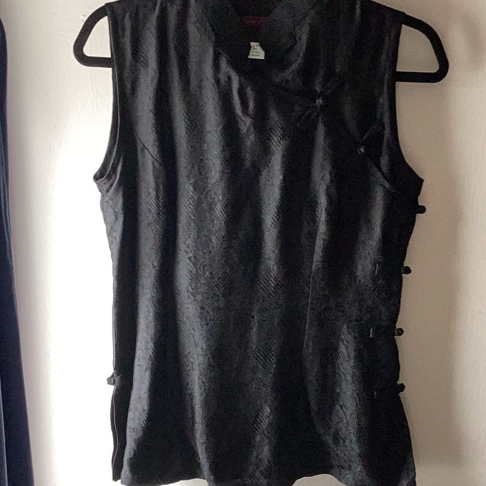 GORGEOUS PURE SILK SLEEVELESS BLOUSE